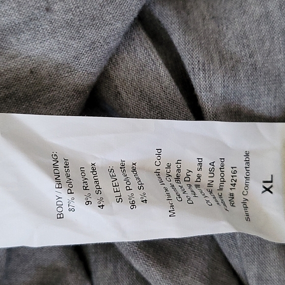 LuLaRoe Randy gray raglan tee with black floral 3/4 length sleeves NWT - Picture 8 of 8